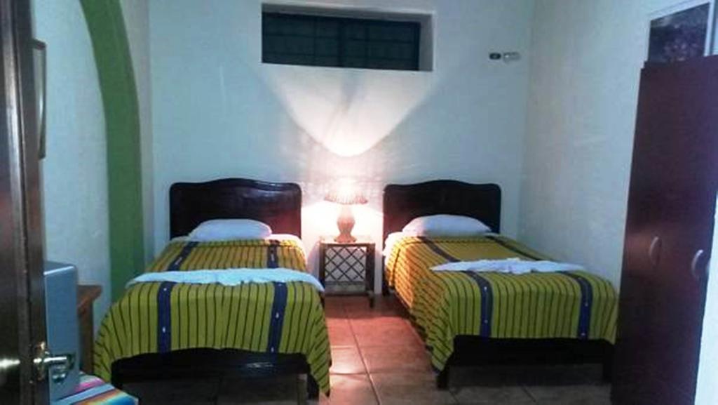Hostal Casa Dona Mercedes Quetzaltenango Room photo