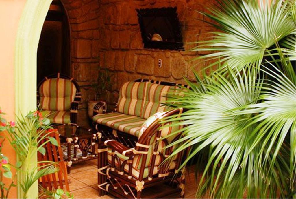 Hostal Casa Dona Mercedes Quetzaltenango Exterior photo